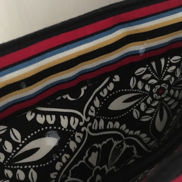 Vera Bradley Large Travel Bag - Picture 2 of 2